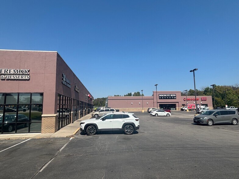 More Photos Of 3040 W Broadway Blvd, Sedalia Unknown For Lease