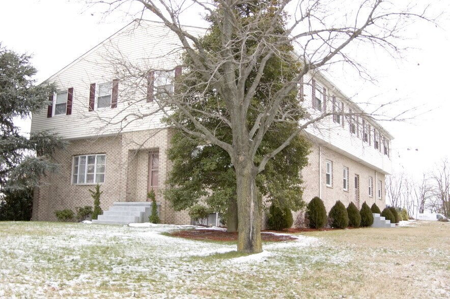 More Photos Of 774 Eayrestown Rd, Lumberton Office For Lease