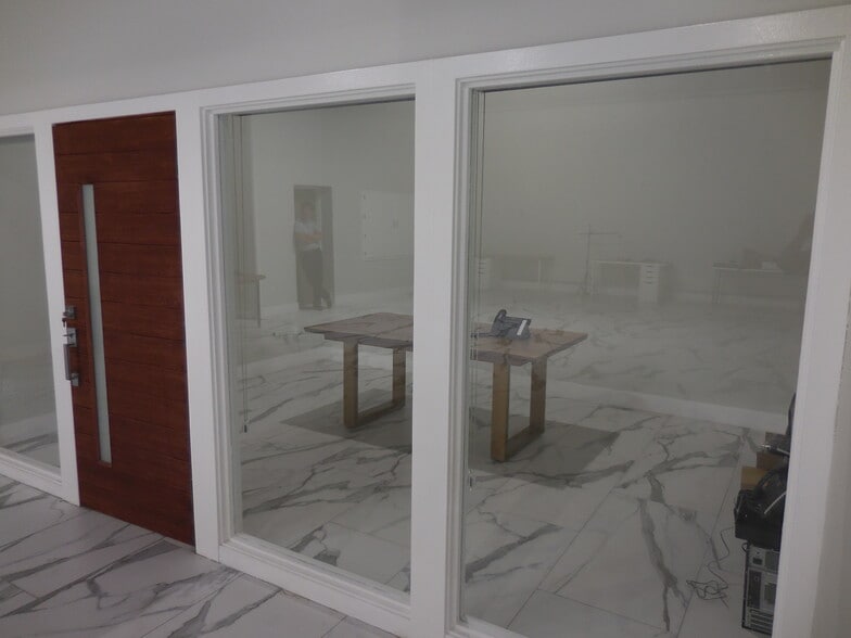 More Photos Of 1439 Plaza Del Amo, Torrance Warehouse For Sale