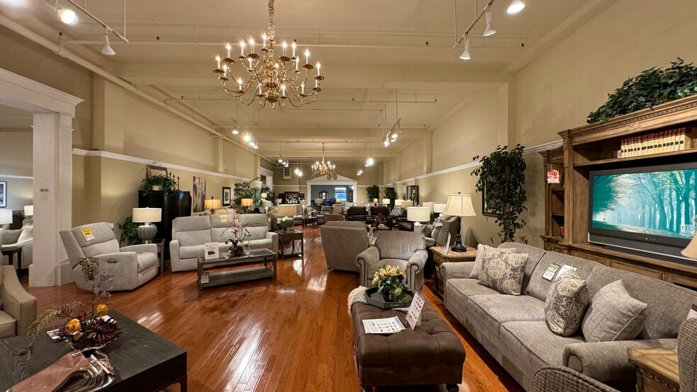 More Photos Of 223 Northampton St, Easton Apartments For Sale