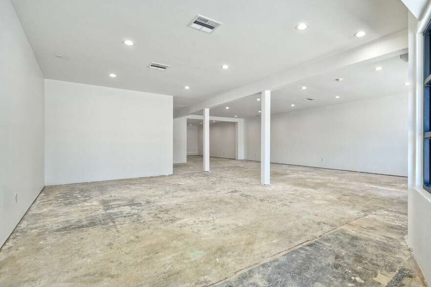 More Photos Of 1045 Main St, Ramona Freestanding For Sale