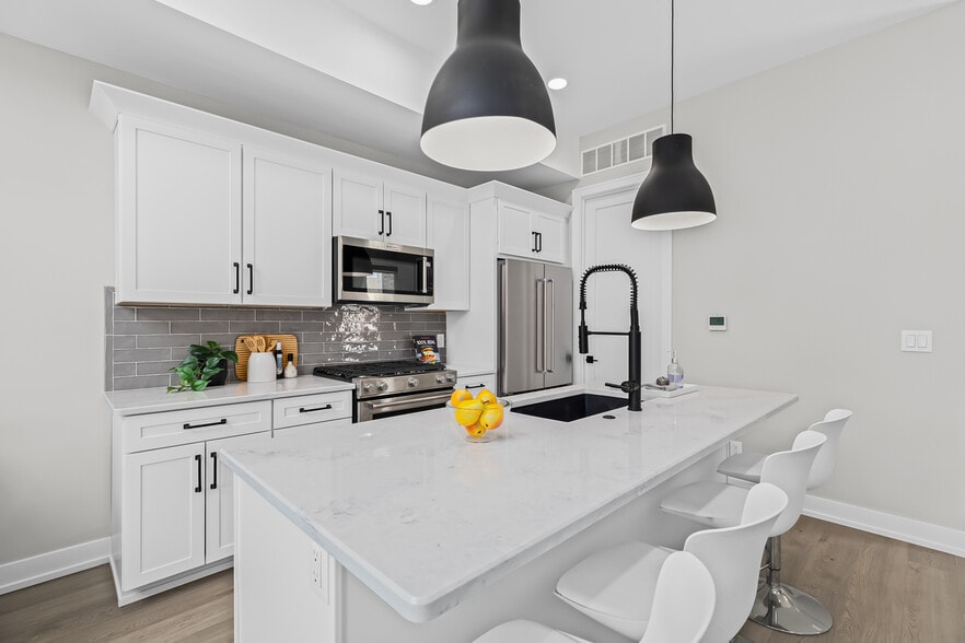 More Photos Of 460 W Tienken Rd, Rochester Hills Apartments For Sale