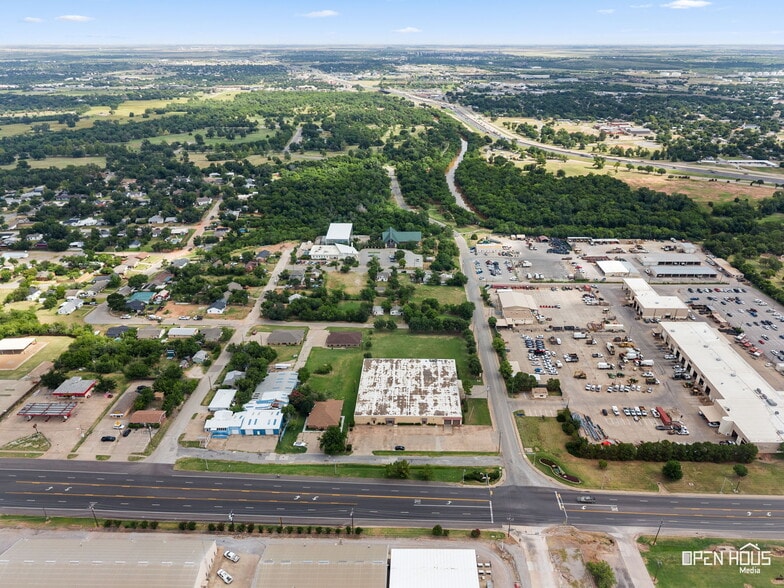 More Photos Of 2200 5th St, Wichita Falls Warehouse For Sale