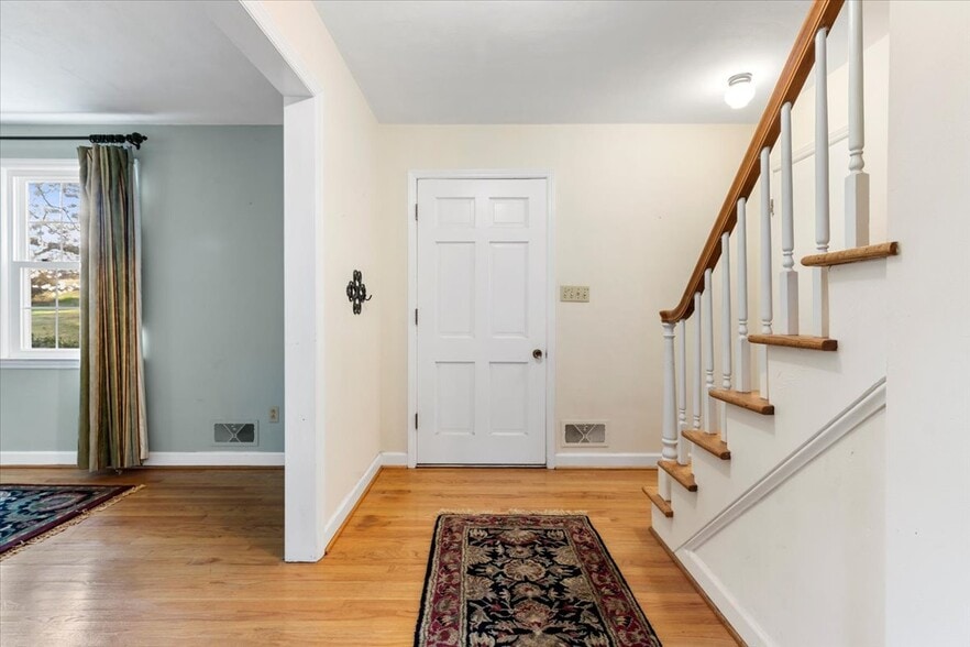 More Photos Of 1356 Coopers Cove Rd, Hardy Specialty For Sale