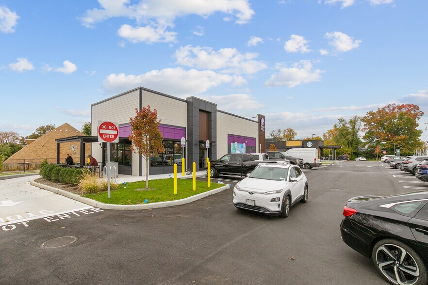 More Photos Of , Franklin Square General Retail For Sale