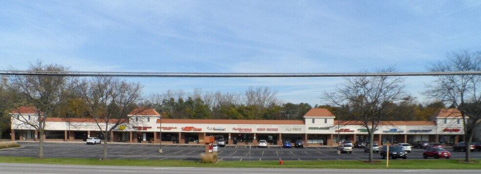 More Photos Of 312-326 Peterson Rd, Libertyville Unknown For Lease