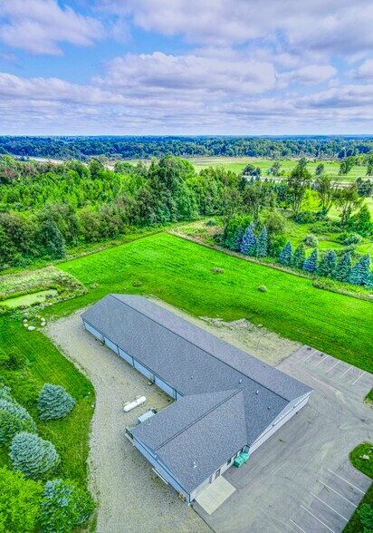 More Photos Of 2199 N Concord Rd, Parma Freestanding For Sale