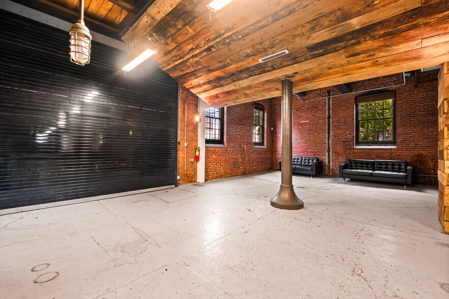 More Photos Of 1431 N Cadwallader St, Philadelphia Showroom For Lease