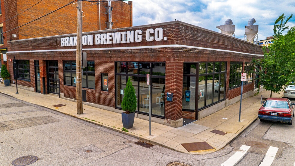 More Photos Of 331 E 13th St, Cincinnati Restaurant For Lease