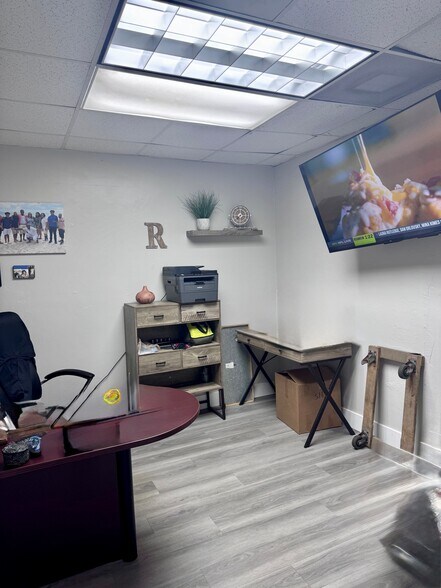 More Photos Of 6134 Taylor Rd, Naples Warehouse For Sale