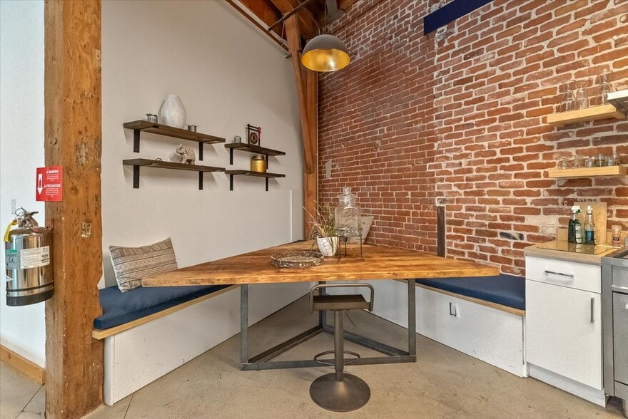 More Photos Of 308-312 S Alameda St, Los Angeles Office For Lease