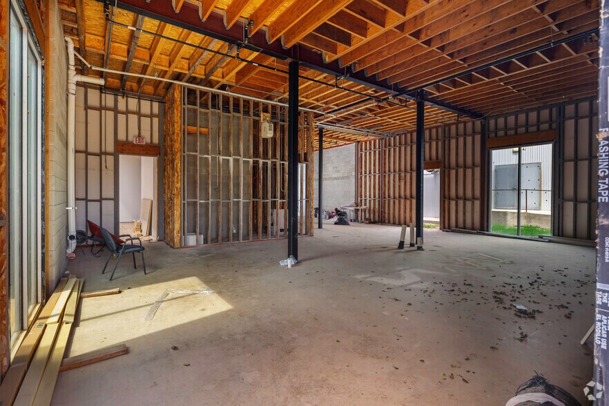 More Photos Of 415 E Cevallos St, San Antonio Restaurant For Lease