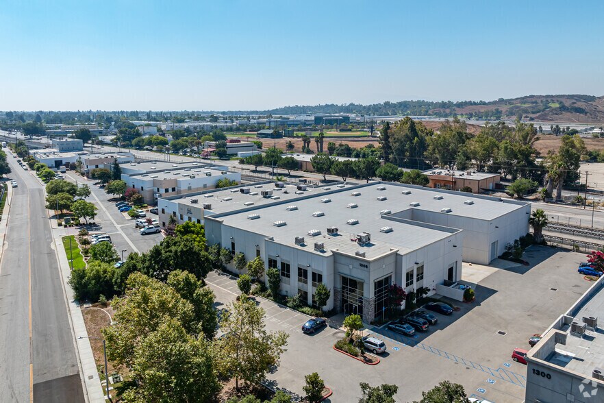 More Photos Of 1306 Palomares St, La Verne Warehouse For Lease