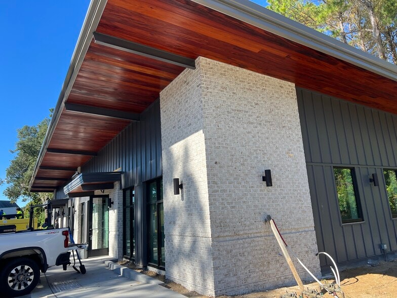 Primary Photo Of N Hwy 17 & Greythorne Dr, Mount Pleasant General Retail For Lease