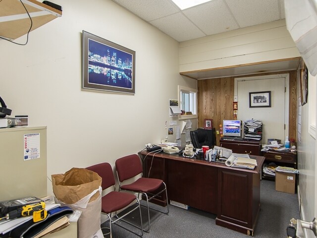 More Photos Of 8105 SE Duke St, Portland Storefront Retail Office For Sale