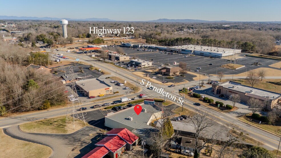 More Photos Of 1088 S Pendleton St, Easley Freestanding For Lease