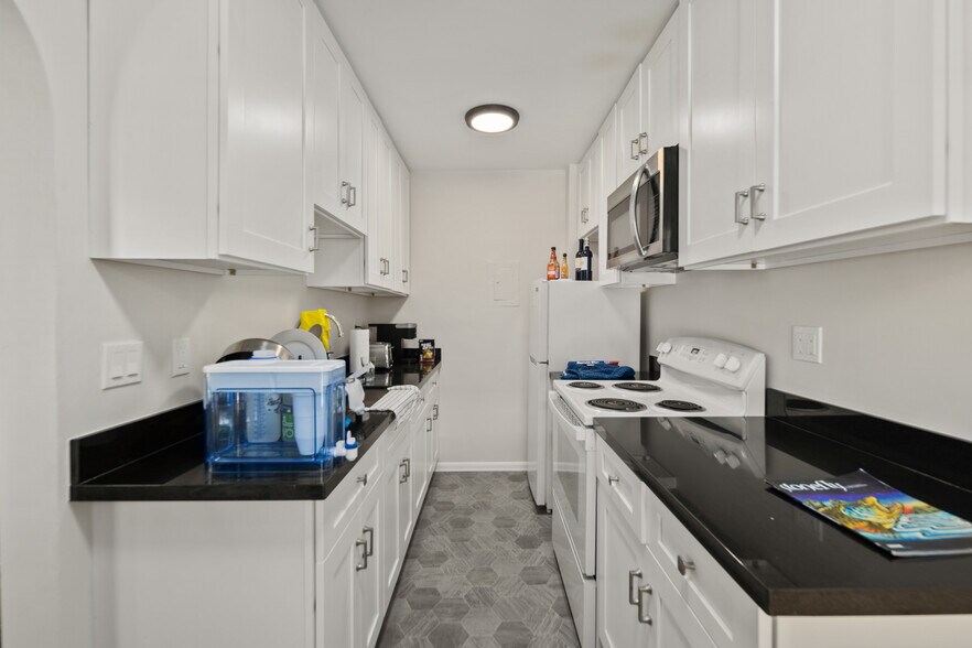 More Photos Of , Seattle Multifamily For Sale