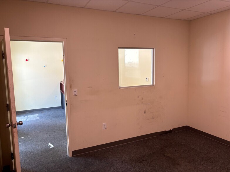 More Photos Of 10376 W State Road 84, Davie Warehouse For Lease