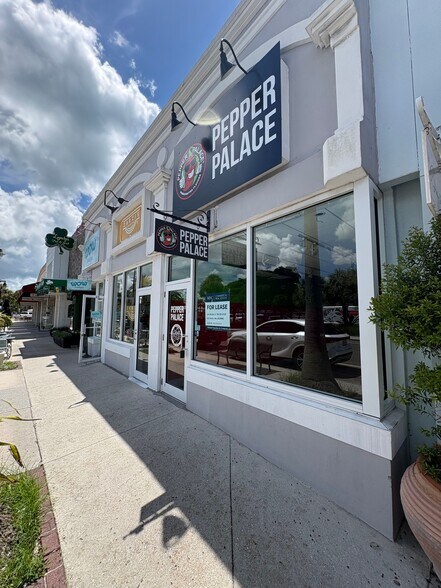 More Photos Of 19-23 N Blvd Of Presidents, Sarasota Storefront For Lease