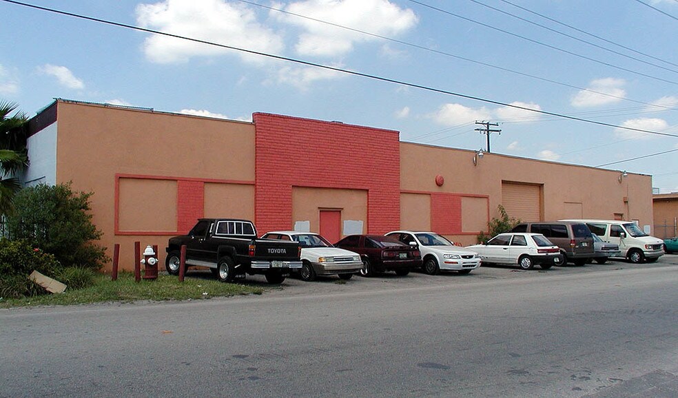 More Photos Of 7700 NW 37th Ave, Miami Manufacturing For Lease