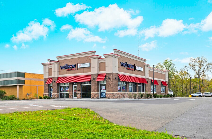 Primary Photo Of 11 Maple Ave, Catskill Freestanding For Sale