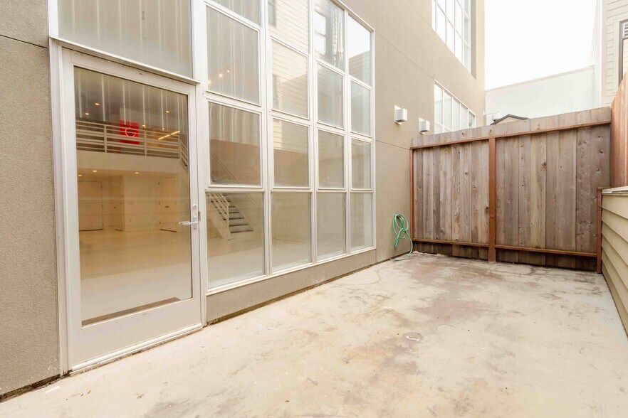 More Photos Of 1250 Missouri St, San Francisco Light Distribution For Lease