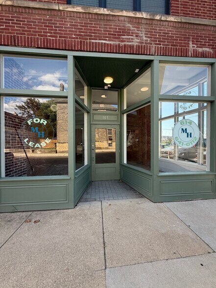 More Photos Of 105 Parsons Ave, Columbus Storefront Retail Office For Lease
