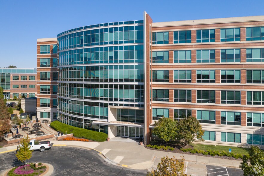 More Photos Of 11400 Tomahawk Creek Pky, Leawood Office For Lease