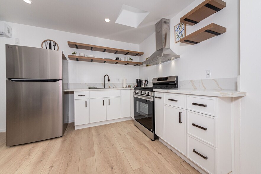 More Photos Of 11315 Tiara St, North Hollywood Apartments For Sale