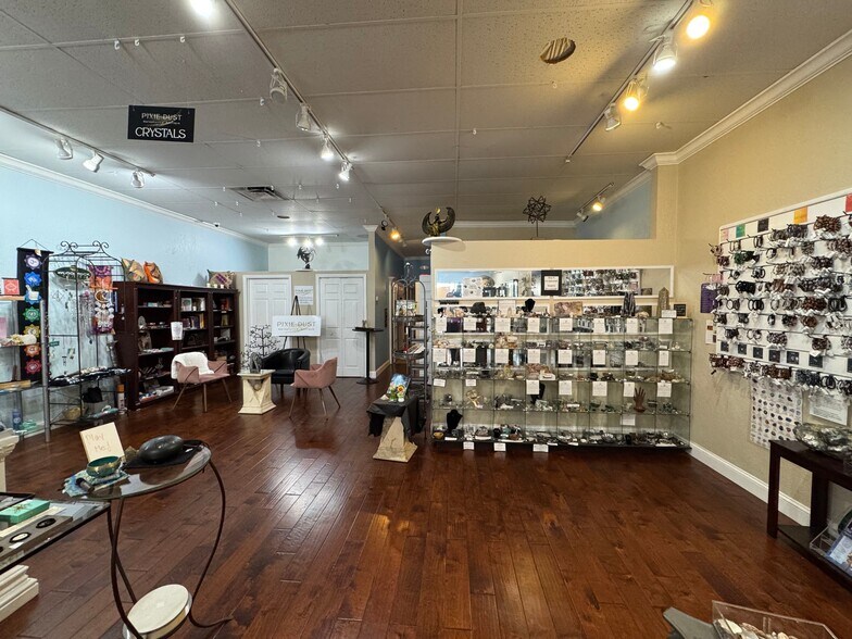 More Photos Of 1476 Main St, Sarasota Storefront For Sale