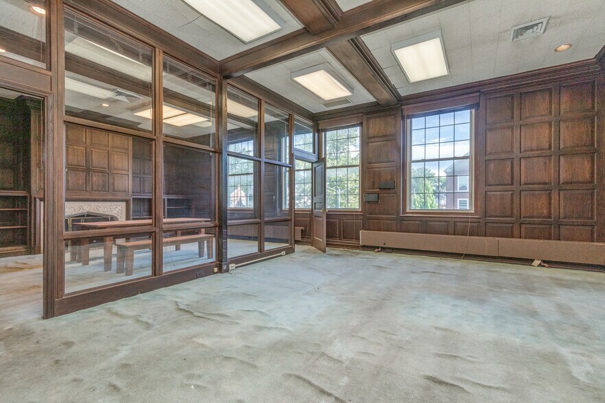 More Photos Of 7530 Maryland Ave, Clayton Office Residential For Sale