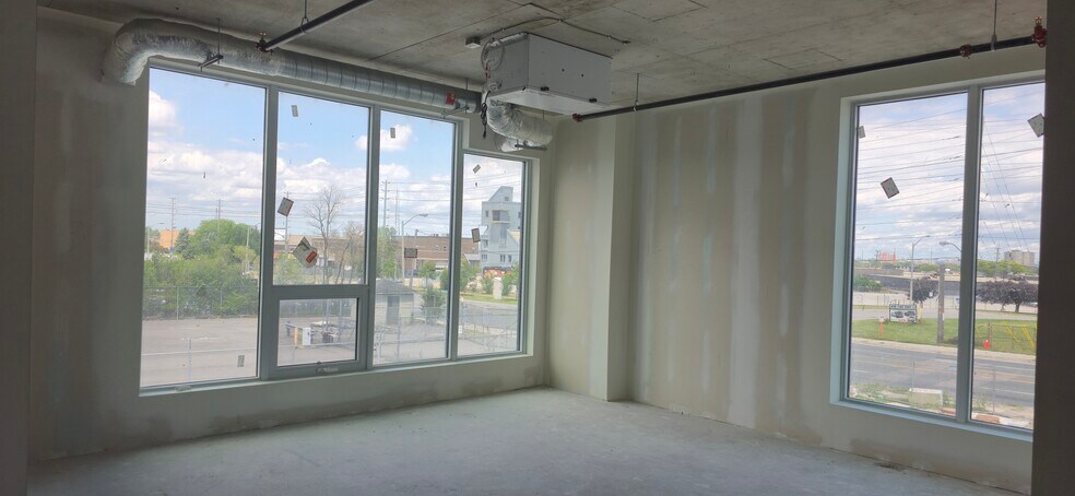 More Photos Of 600 Dixon Rd, Toronto Office For Sale