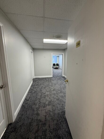 More Photos Of 76 Summer St, Fitchburg Office For Sale