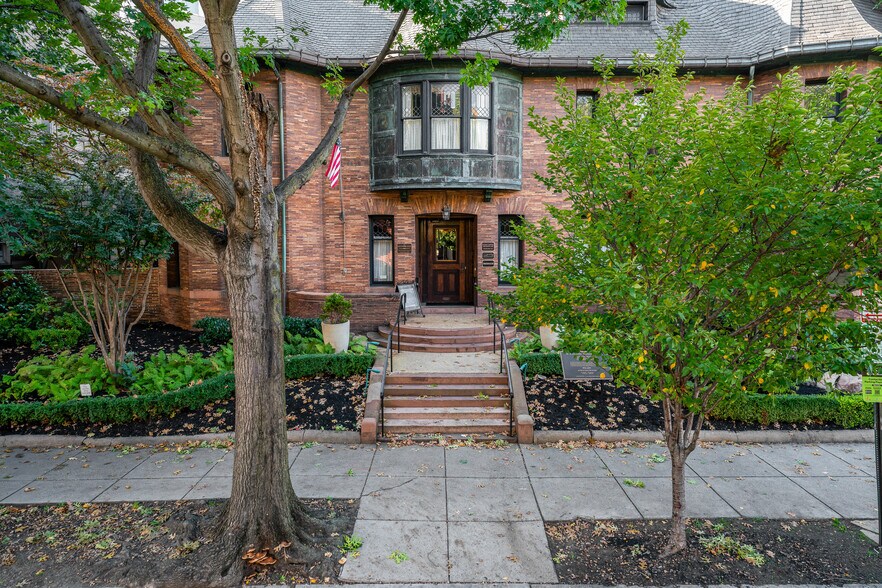 More Photos Of 1526 New Hampshire Ave NW, Washington Loft Creative Space For Lease