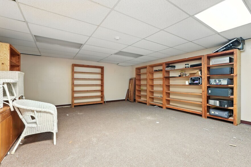 More Photos Of 185 West Ave, Ludlow Medical For Sale