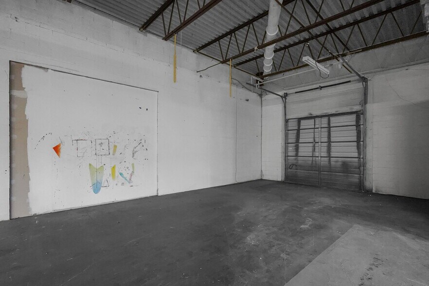 More Photos Of 1150-1180 Corrugated Way, Columbus Warehouse For Lease