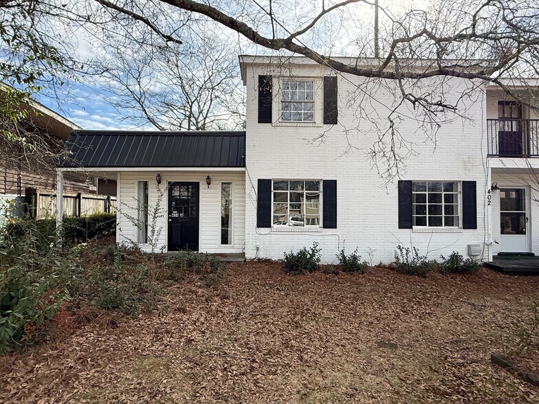 Primary Photo Of 404 Opelika Rd, Auburn General Retail For Lease