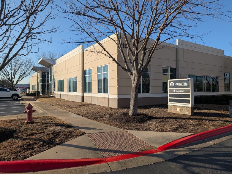 More Photos Of 2300 Greenhill Dr, Round Rock Office For Lease