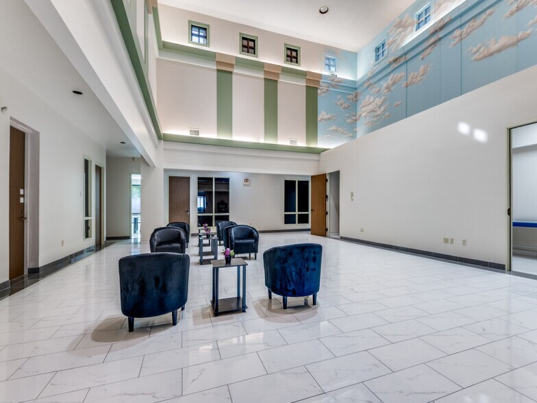 More Photos Of 330 Grapevine Hwy, Hurst Office For Sale