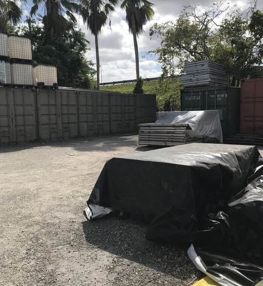 More Photos Of 6205 Buchanan St, Hollywood Warehouse For Sale