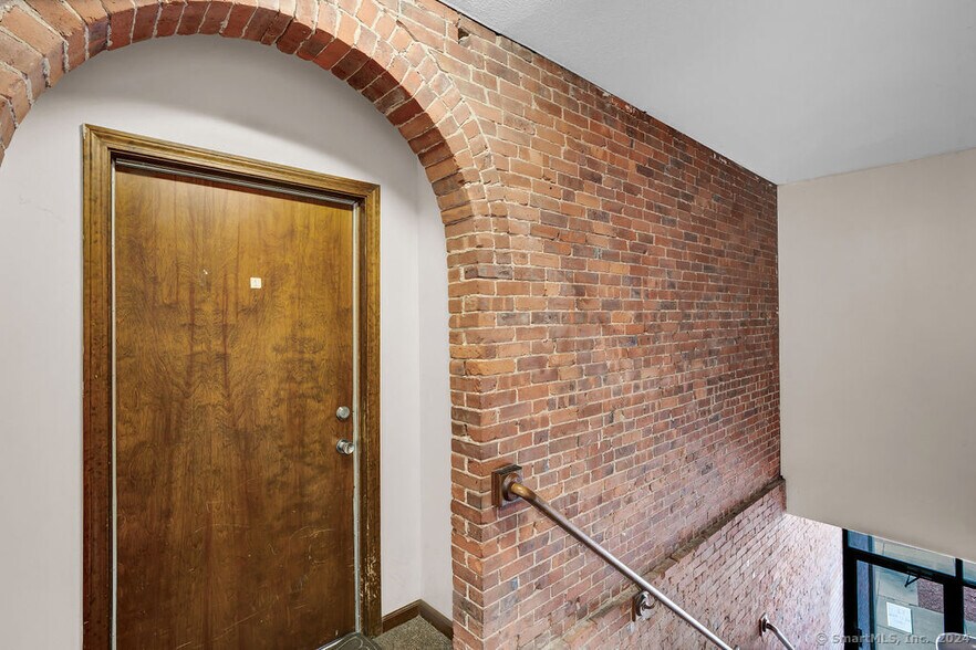 More Photos Of 1-21 Whiting St, Plainville Storefront For Sale