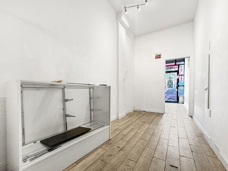 More Photos Of 936 Atlantic Ave, Brooklyn Storefront Retail Residential For Lease