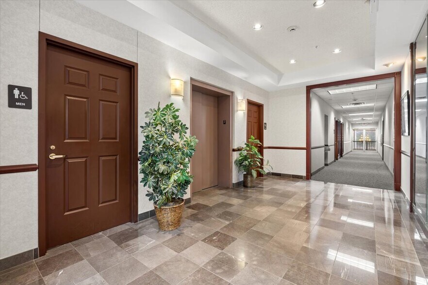 More Photos Of 912 Northwest Hwy, Fox River Grove Medical For Sale