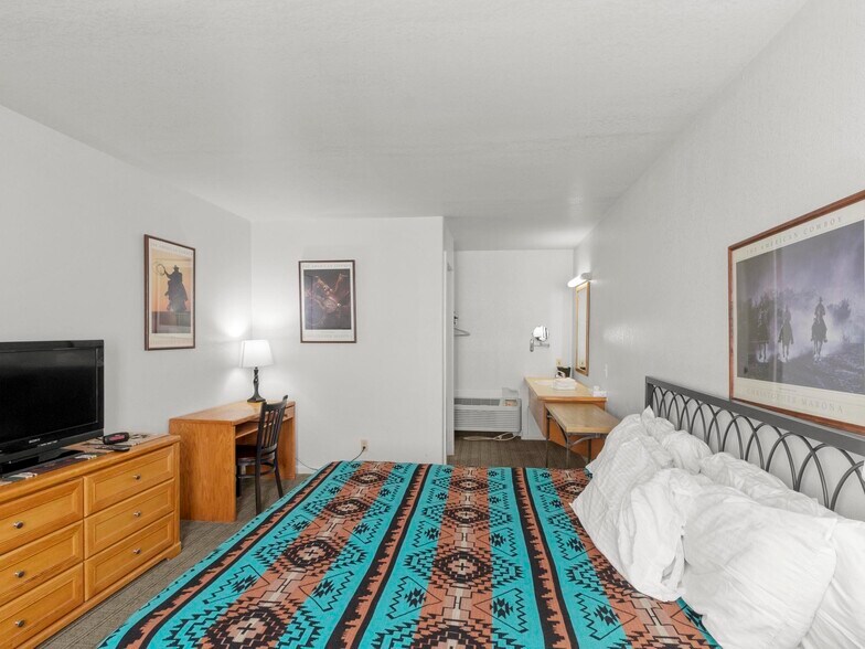 More Photos Of US 163 & San Juan River, Mexican Hat Hotel For Sale