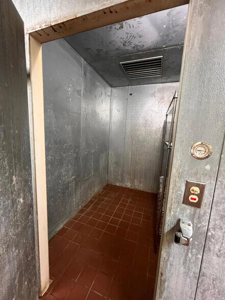 More Photos Of 2121 Eddy Ln, Eau Claire Restaurant For Sale