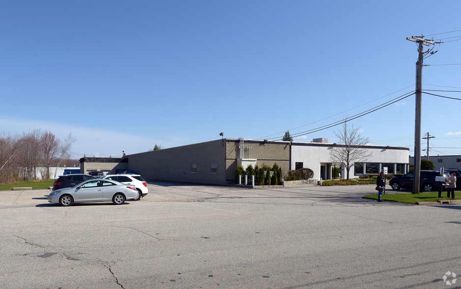 More Photos Of 41 Western Industrial Dr, Cranston Research And Development For Sale