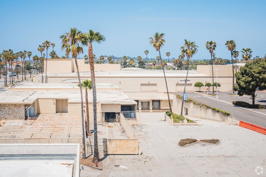 More Photos Of 21712 Hawthorne Blvd, Torrance General Retail For Lease