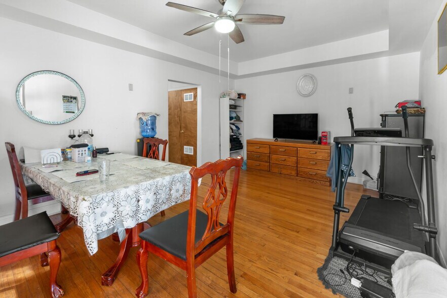 More Photos Of 6431-6433 N California Ave, Chicago Apartments For Sale