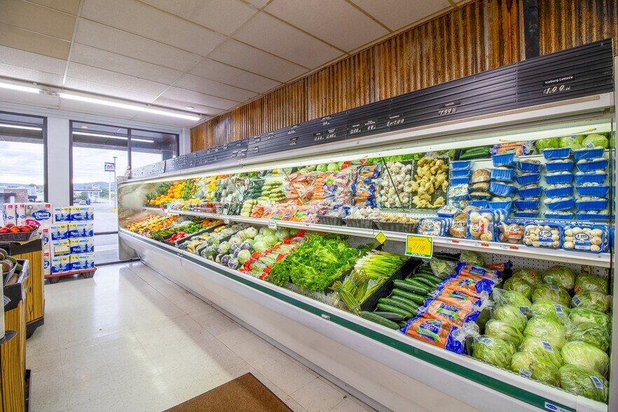 More Photos Of 381 E Colorado Dr, Bayfield Storefront For Sale