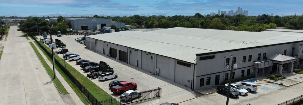 More Photos Of 6410 Cavalcade St, Houston Manufacturing For Sale